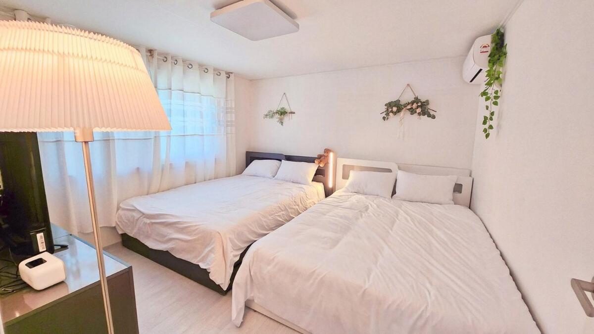 Sillim Danggok Station Full-op Two Apartment *